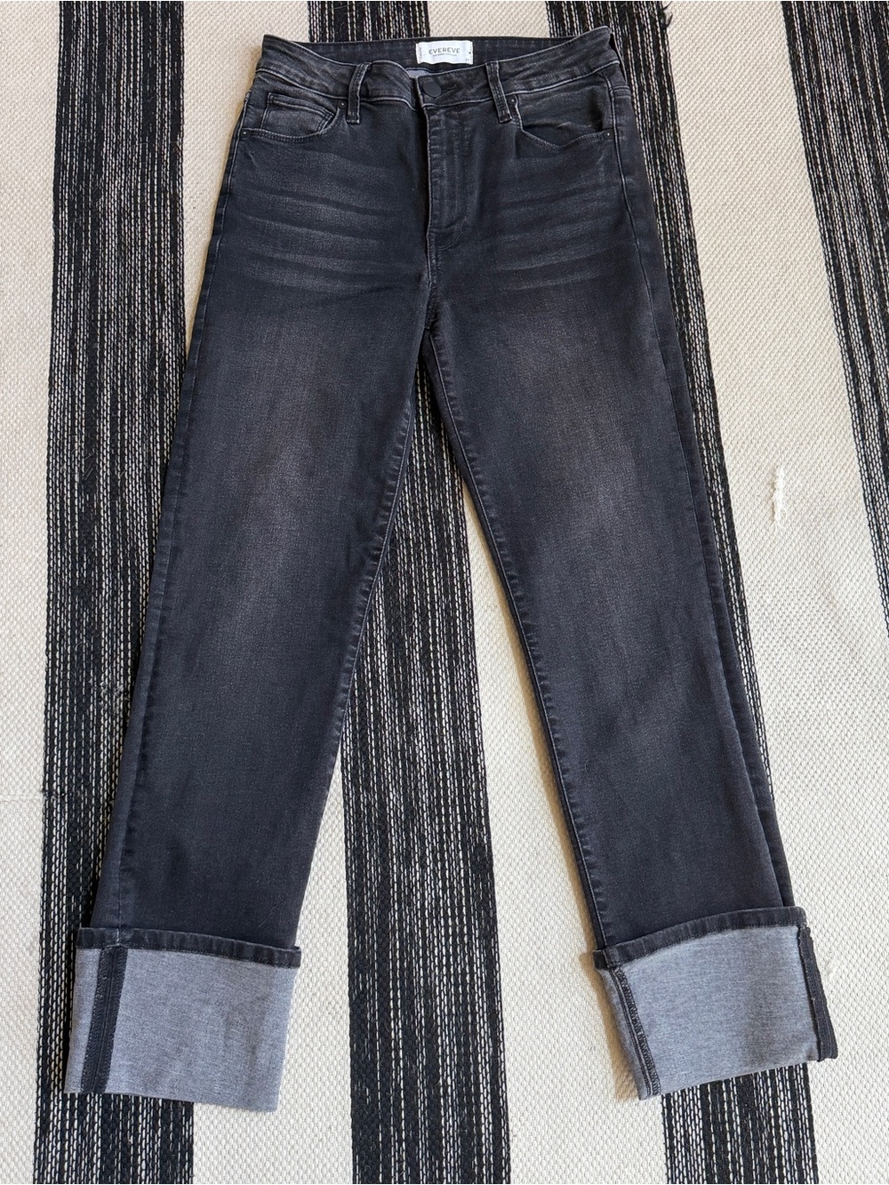 Evereve Women's Black Washed High Rise Boyfriend Jeans with Cuffed Hem Size 27